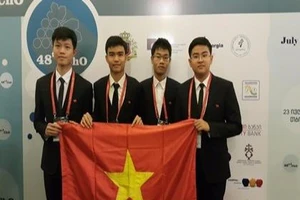 2 học sinh đoạt huy chương vàng Olympic Hóa học quốc tế 