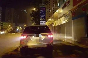 Ngủ quên khóa cửa xe, bị trộm lấy đi 50 triệu đồng