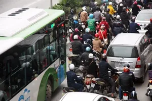 Buýt nhanh lại 'chôn chân' sau dịp nghỉ tết Dương lịch