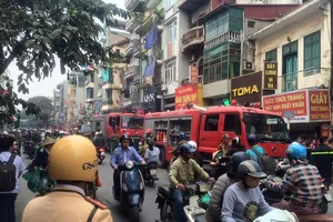 Cháy 1 ngôi nhà nằm sâu trong hẻm nhỏ 