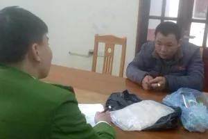 Tài xế xe tải chở thuê ma túy đá