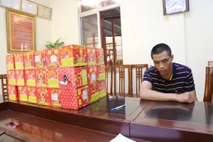 Chở pháo về quê để đốt dịp tết Thanh minh