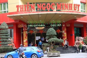 Rút giấy phép, Thiên Ngọc Minh Uy vẫn 'chào buổi sáng' 