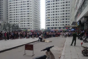 Cô gái rơi từ tầng cao xuống đất tử vong