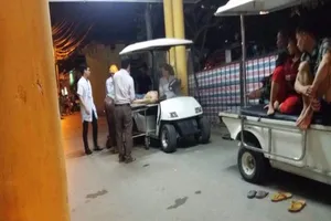 Hà Nội: Sập giàn giáo 3 người bị thương