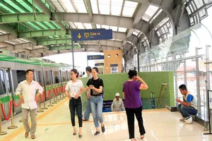 Ngày đầu mở cửa tham quan nhà ga La Khê