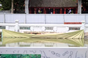 Giếng Thiên Quang - Văn Miếu xuống cấp nghiêm trọng
