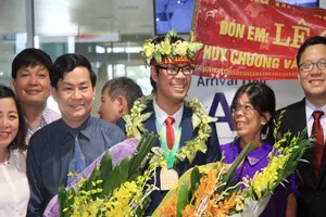 Đón những 'chàng trai vàng' Olympic Toán học 2017