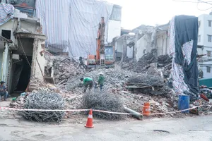 Ngôi nhà làm dự án ga ngầm Metro Hà Nội phải dừng nhiều tháng đang bị phá dỡ