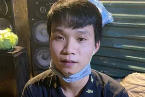 Thanh niên dùng dao khống chế tài xế taxi, cướp tài sản trong đêm