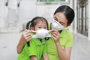 Bộ Y tế hướng dẫn chăm sóc trẻ em mắc COVID-19 tại nhà