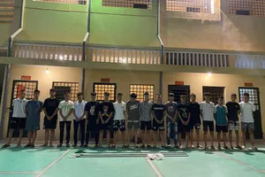 Bắt nhóm người mang theo dao phóng lợn chống người thi hành công vụ