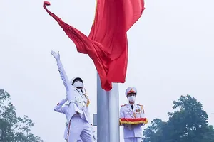 Trang nghiêm nghi lễ thượng cờ ngày Quốc khánh ở quảng trường Ba Đình