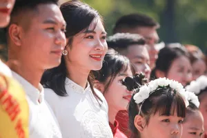 18 cặp đôi ở Hà Nội rạng rỡ trong ngày cưới tập thể