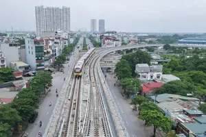 Hình ảnh Metro Nhổn-ga Hà Nội lần đầu vận hành tích hợp toàn tuyến
