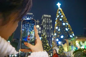 Nhiều nhà thờ lớn ở Hà Nội lung linh trước đêm Giáng sinh
