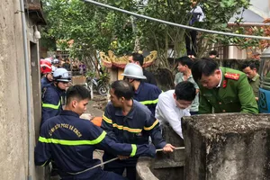 Giải cứu người đàn ông rơi xuống giếng sâu 25 m