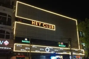 Công an lần thứ 7 kiểm tra bar Heyo Club lại phát hiện 20 khách dương tính với ma túy