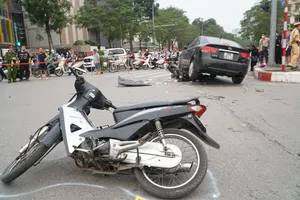 Công an Hà Nội chỉ đạo điều tra làm rõ vụ tai nạn khiến 17 người bị thương