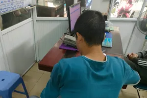 Đình chỉ tài xế taxi bị tố chửi bới, bỏ rơi người già và trẻ nhỏ