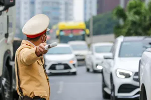Phân luồng giao thông ở Hà Nội và TP. HCM dịp 30-4 