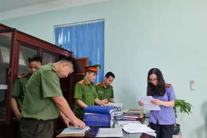 Bắt phó chủ tịch xã vì đề nghị cấp giấy chứng nhận sai