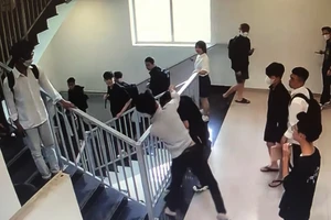 1 sinh viên ĐH FPT Hòa Lạc bị bạn hành hung ngay tại trường