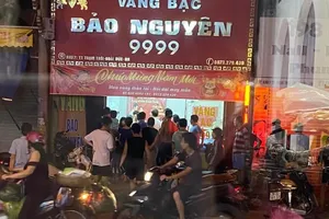 Ra trường thất nghiệp chạy grab vào tiệm vàng lấy dây chuyền