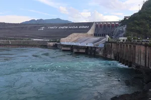 Mực nước ở hồ thuỷ điện Hoà Bình đang dâng lên đáng kể