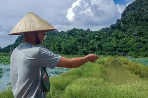 Video người dân kể lại phút giây dê bị cán bộ công an hạ gục