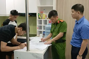 Giả danh nhân viên ngân hàng lừa 30 tỉ của hàng ngàn người