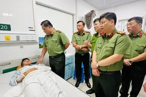 Vụ cháy chung cư mini: 5 cán bộ công an bị thương trong quá trình làm nhiệm vụ