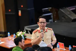 Lý do Bộ Công an đề xuất đổi giấy phép lái xe cấp trước tháng 7-2012