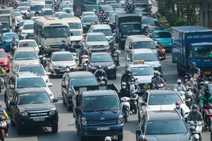 Hà Nội: 1 nút giao thông vẫn 'thách thức' nhà sáng kiến dù đã bỏ đèn đỏ