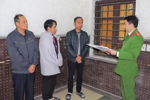 3 người bán 600 giấy khám sức khỏe giả bị bắt