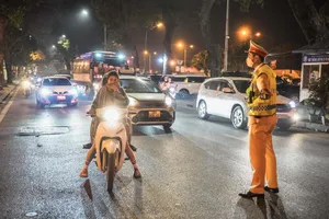 Nhiều thanh thiếu niên bị phạt vi phạm giao thông trong đêm Giao thừa