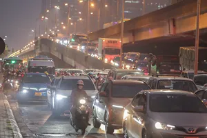 Giao thông ùn tắc tại nhiều tuyến đường thuộc cửa ngõ Thủ đô những ngày cuối năm