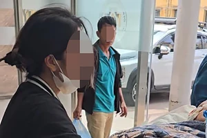 Vụ nam sinh lớp 8 bị đánh chết não: ‘Chỉ mong một phép màu đến với con trai'