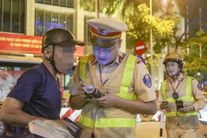 Chủ quan gần nhà, 1 người bị phạt nồng độ cồn ở mức kịch khung
