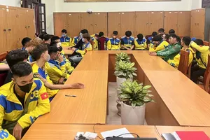 Tạm giữ 14 lái xe công nghệ tụ tập đánh nhau ở Hà Nội