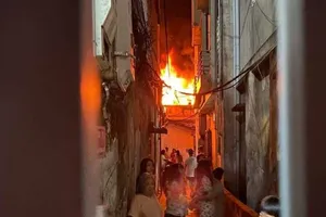 Hà Nội: Cháy nhà lúc rạng sáng, nghi do chập điện