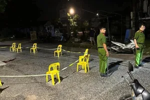 Dùng dao chém bố và anh trai trọng thương