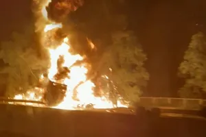 Cháy xe bồn chở xăng dầu trên cao tốc Hà Nội – Hải Phòng, giao thông ùn tắc cục bộ