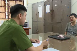 Giả làm thầy bói rồi lên mạng lừa đảo chiếm đoạt 900 triệu 