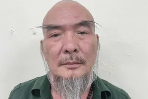 Tự xưng là thương binh, chặn lối ra vào của bệnh viện để đòi nợ