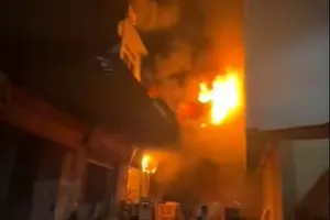 Hà Nội: Cháy nhiều nhà xưởng, cửa hàng đồ gỗ ở huyện Thạch Thất 