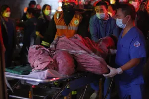 Hà Nội: Cháy căn nhà 4 tầng trong đêm, nhiều người thương vong