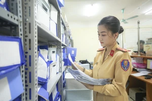 Cục CSGT nói về cách gửi hình ảnh vi phạm giao thông, các trường hợp được vượt đèn đỏ