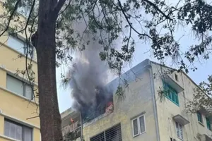 Hà Nội: Về quê ăn Tết thì cháy nhà