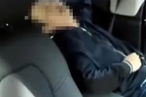 Phát hiện tài xế taxi tử vong trong xe 